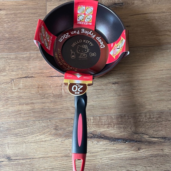 HELLO KITTY-NWT Non-Stick Medium Pan - Picture 1 of 13